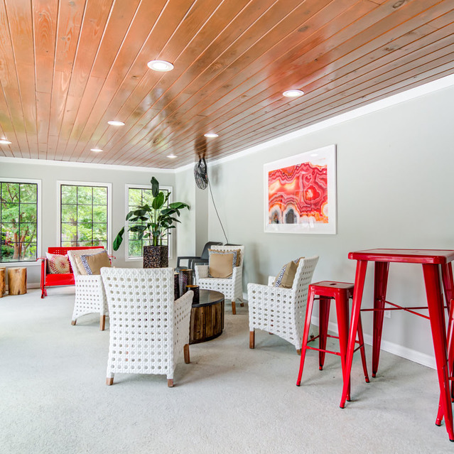 Summit Station - Clubhouse Lounge Area