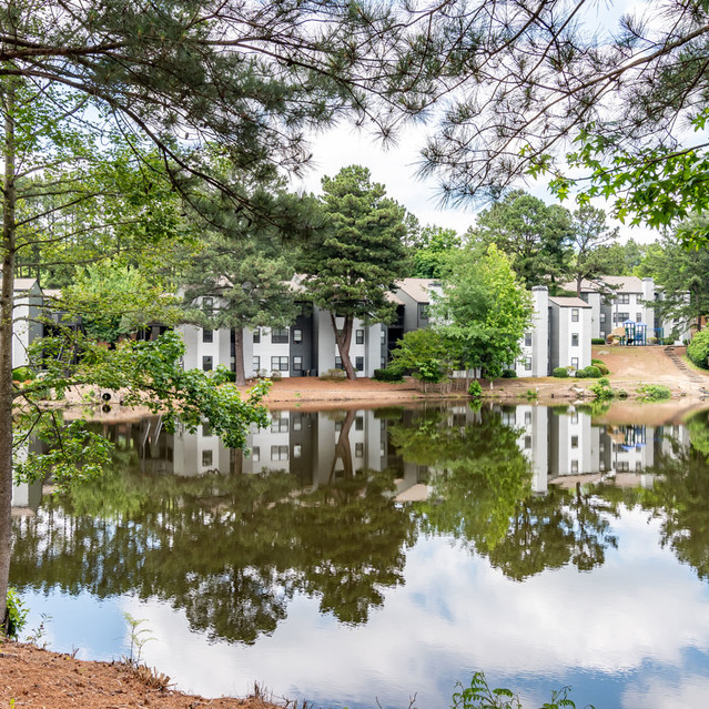 Summit Station - Lakefront Apartment