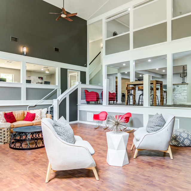 Summit Station - Bright Modern Clubhouse Lounge 