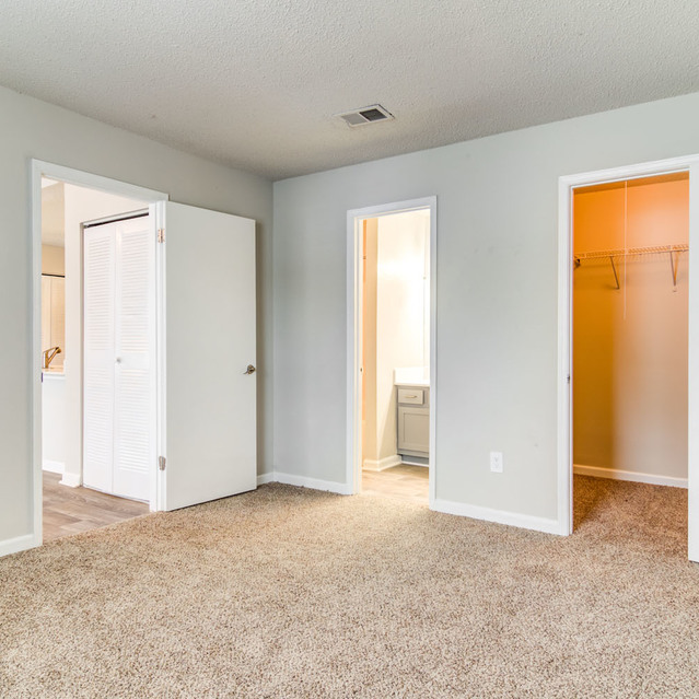 Summit Station - Modern Bedroom with Plenty of Space