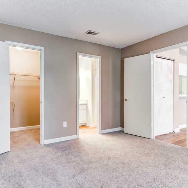 Summit Station - Multiple Bedrooms with walk-in Closet