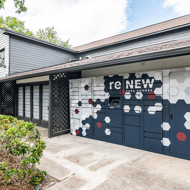 Summit Station - Package Lockers